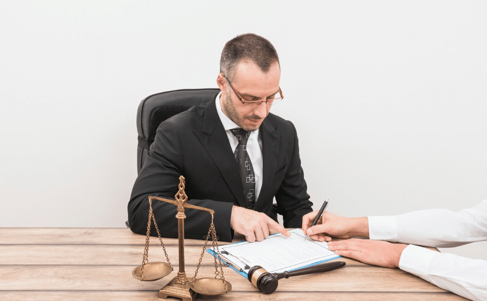 hiring a lawyer is the best choice instead of going to a divorce without a lawyer