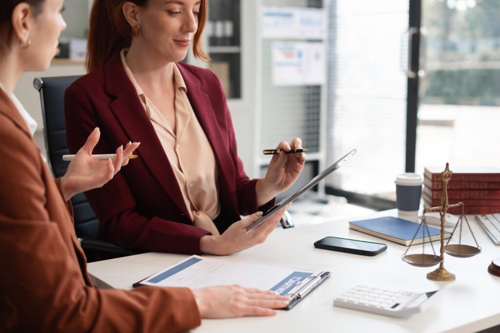 Free legal advice options in Australia legal services for family law matters community legal centres family lawyers